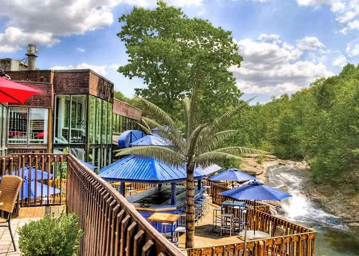 The Woodlands Inn